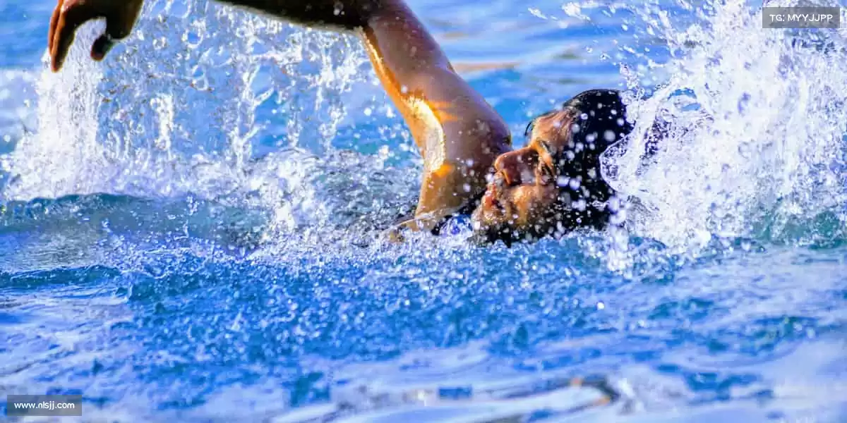 引擎轰鸣之处,即是虚拟与现实的奇幻交界!⚙️